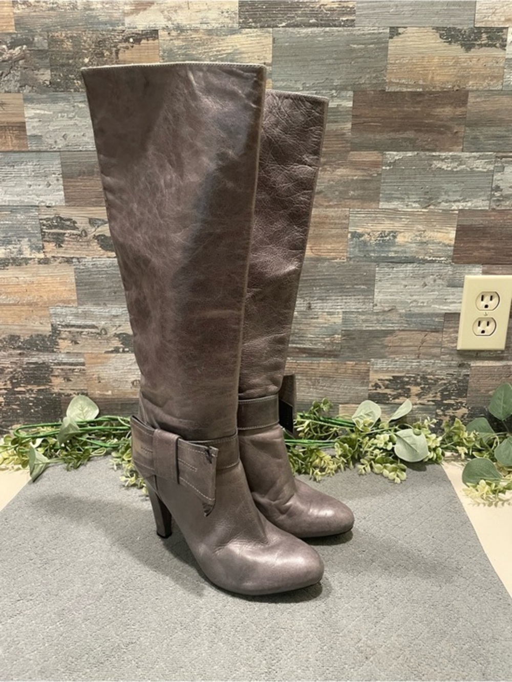 RED Valentino Knee High Bow Boots Size 8.5 Women's